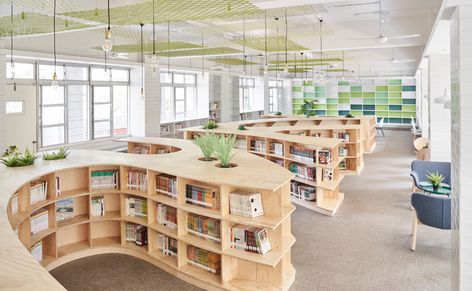 Gallery of Hankou Junior High School Library / TALI DESIGN - 20 School Library Design Interior, School Library Interior, Library Design Interior, Tali Design, Public Library Design, Bookstore Design, School Library Design, Kindergarten Interior, Library Project