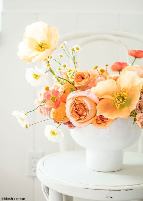 Orange and Coral Fake Poppy Wedding Centerpiece Cheap Wedding Table Centerpieces, Diy Wedding Flowers Bouquet, Poppy Wedding, Floral Crafts, Nice Flower, Mom Kitchen, Unique Wedding Flowers, Wedding Floral Centerpieces, Fall Wedding Flowers