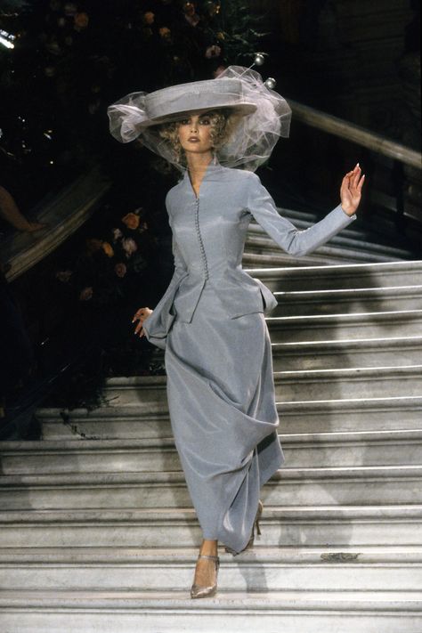 Dior Vintage Aesthetic, Dior Spring 1998, 1998 Couture, Christian Dior Runway, Galliano Dior, Vintage Fashion 1950s, Dior Collection, 90s Runway Fashion, Christian Dior Haute Couture