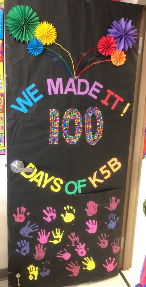 100th Day Of School Door Decorations, 100 Days Of School Bulletin Board, 100 Days Of School Door Decoration Ideas, 100 Days Of School Door, 100 Days Of School Centers, 100 Días De Clases, 100th Day Of School Crafts, 100s Day, Classroom Boards