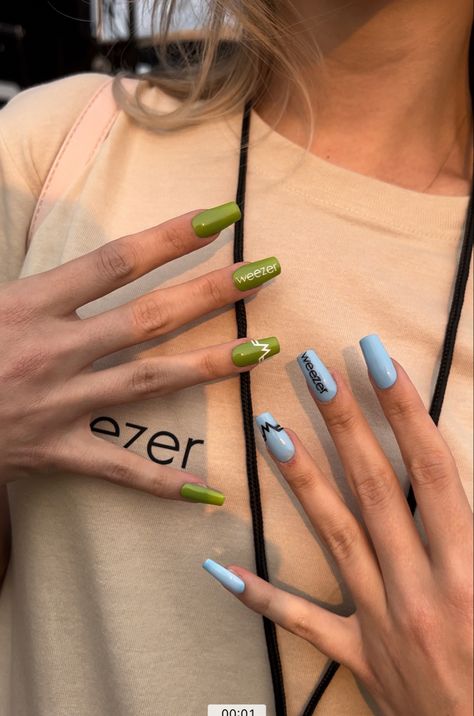 Nails for the weezer concert! My favourite album is pinkerton but I based these on Weezers self titled Blue Album and Green Album 💙💚 #acrylicnaildesigns #bluenails #greennails #weezer Weezer Nails, Weezer Tattoo, Weezer Concert, Celeb Nails, Blur Band, Self Titled, Band Nails, Ideas For Nails, Cute Nail Ideas