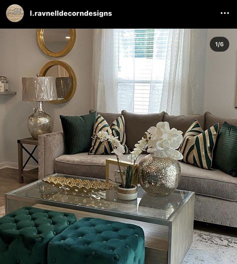 Green Gold And Beige Living Room, Tufted Living Room Ideas, Green And Silver Living Room, Gray And Gold Living Room Decor, Bougie Apartment, Beige And Gold Living Room, Grey And Gold Living Room, Luxury Living Room Modern, Glam Living Room Decor