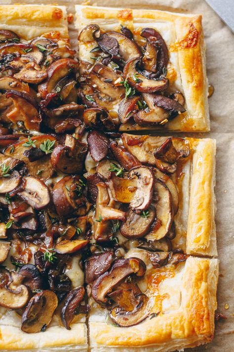 Mushroom and Gruyere Puff Pastry Tart Mushroom Gruyere Puff Pastry, Mushroom Tart Recipes, Mushroom Tarts Appetizer, Mushroom Tart Puff Pastry, Mushroom Puff Pastry Recipes, Gruyere Puff Pastry, Vegetarian Tart Recipes, Mushroom Puff Pastry, Vegetarian Tart