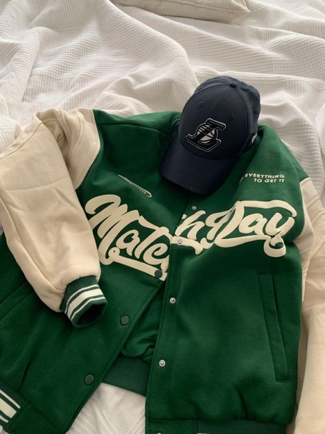 Garrett Graham, Green Varsity Jacket, Senior Jackets, Varsity Jacket Outfit, Off Campus, Stylish Hoodies, Cute Jackets, Vibe Clothes, 가을 패션