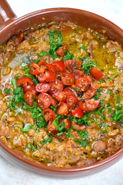 Ful Medames (Egyptian Fava Beans) - GypsyPlate How To Cook Fava Beans, Greek Fava Bean Recipe, Foul Medames Recipe, Ful Medames Recipe, Arabic Vegetarian Recipes, Vegan Egyptian Food, Ful Madames, Dried Fava Bean Recipe, Favs Beans