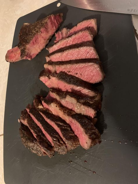 [Homemade] Sous Vide Ribeye #food #foods Black Christmas 1974, Bbq Party Food, Steak Dinners, Rib Steak, Keto Diet Recipes For Beginners, The Carnivore Diet, Rare Steak, Ny Strip, Steak Cuts