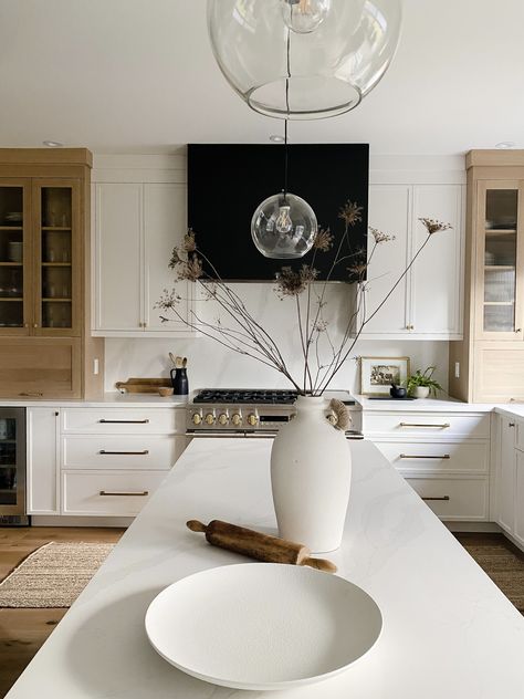 White Oak Marble Kitchen, Marble And Oak Kitchen, White Oak White And Black Kitchen, Timeless Home Style, Black White And White Oak Kitchen, Black And Greige Kitchen, White Oak Black Kitchen, White Black Oak Kitchen, White Oak Kitchen Black Countertop