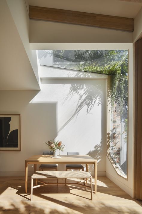 Pocket Rocket House by Timmins + Whyte Pocket Rocket, Interior Minimalista, Decor Minimalist, Terrace House, House Inspo, 인테리어 디자인, White Walls, Home Renovation, Rocket