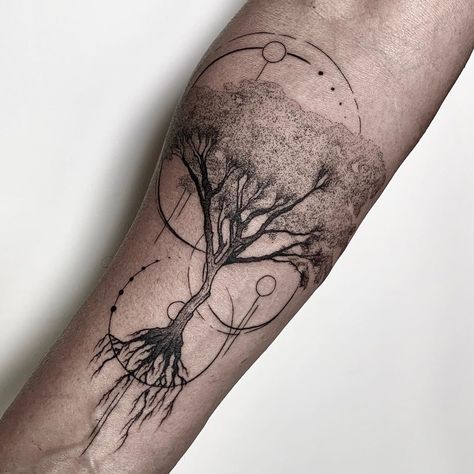 #tree #geometric 👉🏻✉️ben@la-machine-infernale.com #lamachineinfernale #benlamachineinfernale #monsterenergy #hyrawclothing… Grounding Tattoo, Geometric Tree Tattoo, Geometric Tattoo Tree, Trippy Tattoo Ideas, Tree Geometric, Dna Tree, Trippy Tattoo, Majestic Tree, Geometric Trees