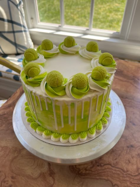 Tennis Ball Themed Dog Party, Tennis Desserts, Pickleball Cake Ideas, Tennis Cake Ideas Birthdays, Tennis Theme Cake, Tennis Birthday Cake, Tennis Cakes, Tennis Ball Cake, Tennis Racket Cake