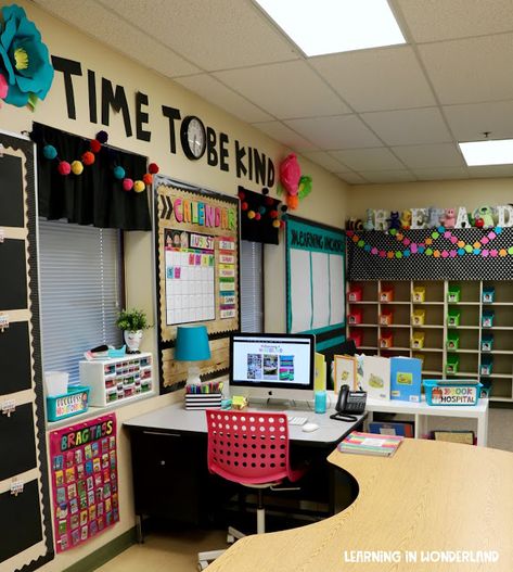 Reading Classroom Set Up, Futon In Classroom, Small Classroom Library Set Up, Classroom Themes First Grade, Kindergarten Classroom Tour, Classroom Decor 3rd Grade, Classroom Set Up Kindergarten, Small Kindergarten Classroom Setup, First Grade Classroom Set Up Themes