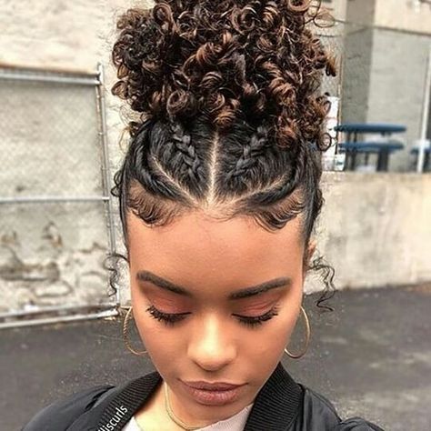 The best protective hairstyles for transitioning hair. Natural Hair Transitioning, Makeup Tip, Transitioning Hairstyles, Natural Hair Styles Easy, Penteado Cabelo Curto, Hairstyles For Black Women, American Woman, Curly Hairstyles, Natural Hair Care