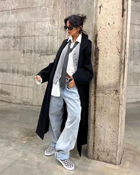 PARISA on Instagram: "Mooching at one of my favourite places - The Tate Modern - wearing my ‘classics’ @vans_europe 🤍 Ad" Check Vans Outfit, Looks Con Vans, How To Style Vans Slip Ons, Slip On Vans With Socks Outfit, Styling Vans Women Outfit, Vans Ootd, Checked Vans Outfit, Vans Classic Outfit, Vans With Socks Outfit