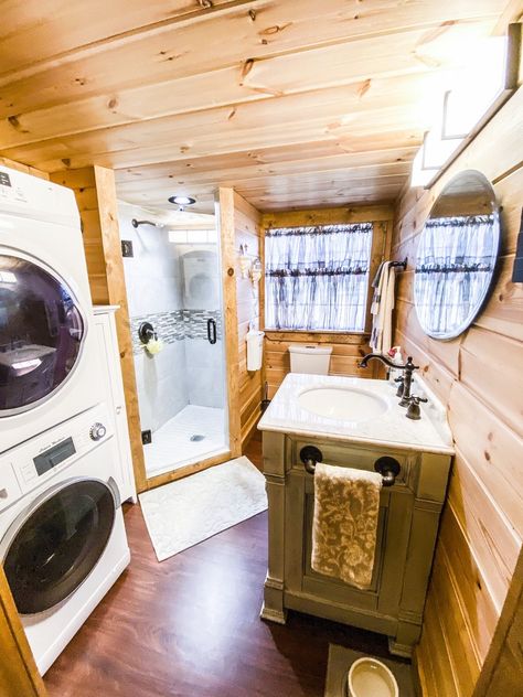 Shed Homes Interior, Shed House Interior, Shed Homes Ideas, Tiny Home Decor, Tiny Home Bathrooms, Tiny House Camper, Tiny House Interior Design, Shed Home, Shed To Tiny House