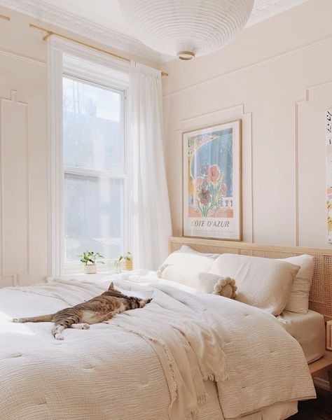 Bedroom With Cat, Reserve Home, Dream Apartment, House Room, Cat Stuff, Apartment Inspiration, Room Inspiration Bedroom, Aesthetic Bedroom, New Room