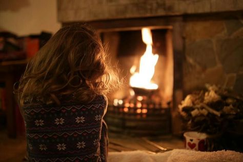 Fireplace Photoshoot, Winter Vision Board, Photo Noir, Romantic Cottage, Self Portrait Photography, Book Corners, Person Sitting, Model Poses Photography, Stove Fireplace