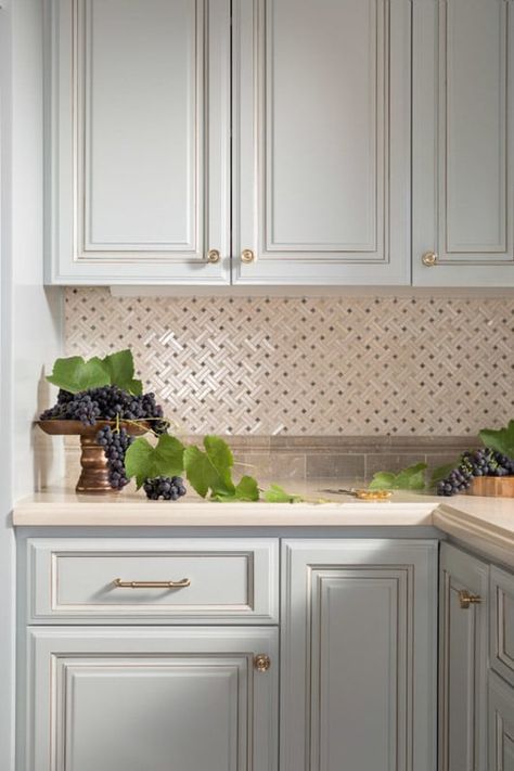 Sherwin Williams Silver Strand SW 7057: BEST Review + Pics! Sherwin Williams Cabinet Paint Colors, Silver Strand Paint, Sherwin Williams Cabinet Paint, Sherwin Williams Silver, Sherwin Williams Silver Strand, Beige Backsplash, Raised Panel Cabinets, Kitchen Objects, Wood Floor Kitchen