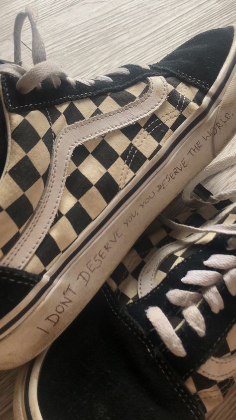 Wilbur Soot Fashion Aesthetic, Writing On Shoes Aesthetic, Lyrics On Shoes, Customizing Converse, Your Sister Was Right Wilbur Soot, Wilbur Soot Aesthetic, Dsmp Aesthetics, Alt Shoes, Sharpie Shoes