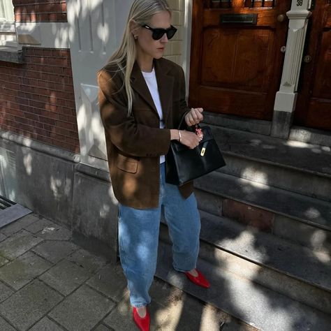 8 Scandi Fashion Trends We Spotted in Stockholm and Copenhagen | Who What Wear Red Sunglasses Outfit, Linda Tol, Scandi Fashion, Danish Fashion, Runway Outfits, Instagram Coffee, Coffee Dates, Ankara Style, Estilo Preppy