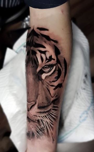 Tiger Tattoo For Women Arm, Creative Tiger Tattoos, 3d Tiger Tattoo, Unique Tiger Tattoo, Female Tiger Tattoo, Bengal Tiger Tattoo, Tiger Mandala Tattoo, Isaiah Tattoo, Tattoo Rework