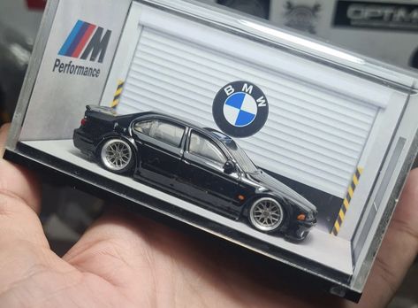 Hot Wheel Parking Garage Diy, Hotwheels Garage Ideas, Hot Wheels Storage Display, Hot Wheels Diorama, Hot Wheels Cars Display, Miata Car, Mercedes A45, Diecast Cars Display, Hot Wheels Storage