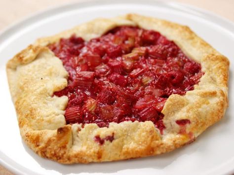 Ina’s beautiful crostata is the perfect treat to serve a crowd. It’s much easier to make than pie, but looks (and tastes) just as delicious. Best Rhubarb Recipes, Crostata Recipe, Raspberry Rhubarb, Ina Garten Recipes, Food Network Canada, Rhubarb Recipes, Strawberry Rhubarb, Food Network, Rhubarb