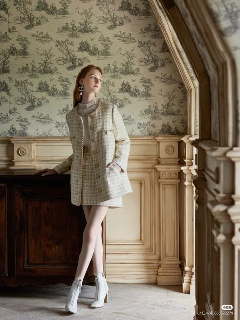 Luxury Fashion Outfits Classy Glamour, Tweed Outfit Classy, Royal Outfits Classy, Tweed Outfit, Old Money Outfit, Money Outfit, Tweed Suit, Royal Outfits, Stylish Dresses For Girls