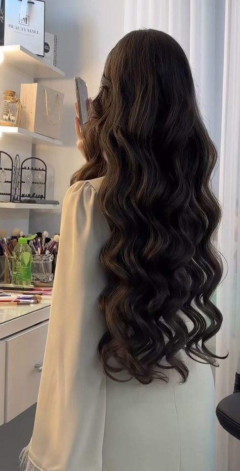 Long Hairstyles Wavy Soft Curls, Hair Styles For Long Hair Length Wedding, Wedding Wavy Hair, Long Waves Hairstyle, Thick Long Hairstyles, Curled Long Hair, Curled Hairstyles For Long Hair, Long Flowy Hair, Long Curled Hair