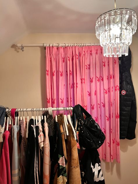 Y2k Curtains, Pink Black Room, 2000s Home, Black Room Decor, 2000s Pink, Black Room, Y2k Vibes, Black Pink, Room Decor