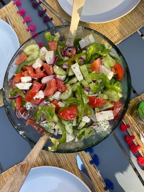 Salad Aesthetic, Plats Healthy, Scrumptious Food, Healthy Food Inspiration, Chefs Kiss, Healthy Food Dishes, Healthy Food Motivation, Healthy Lifestyle Food, Think Food