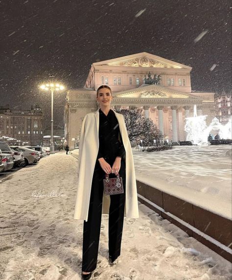 Theatre Outfit, Bolshoi Theatre, Outfits Aesthetic, Moscow, Dior, On Instagram, How To Wear, Quick Saves, Instagram