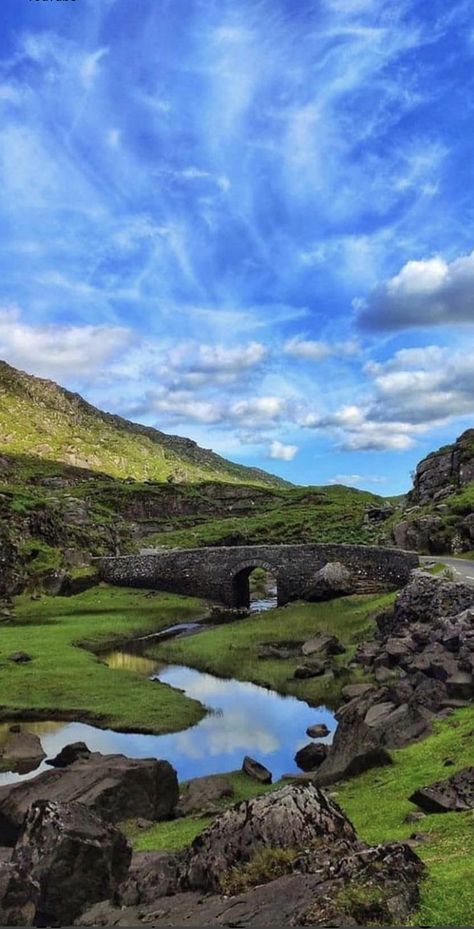 Gap Of Dunloe, Backpacking Ireland, Ireland Culture, Ireland Aesthetic, Ireland Weather, Belfast Ireland, Dublin Ireland Travel, County Cork Ireland, 2024 Inspiration