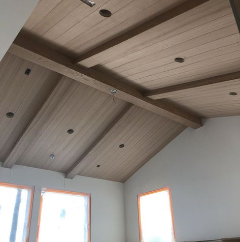 Vaulted Ceiling Tongue And Groove, Wood Floor Ceiling, Beams And Shiplap Ceiling, Wood Tongue And Groove Ceiling, Modern Farmhouse Shiplap Walls, Wood Celing Roof Design, Ship Lapped Ceiling, Wood Ceiling Vaulted, Cladded Ceiling