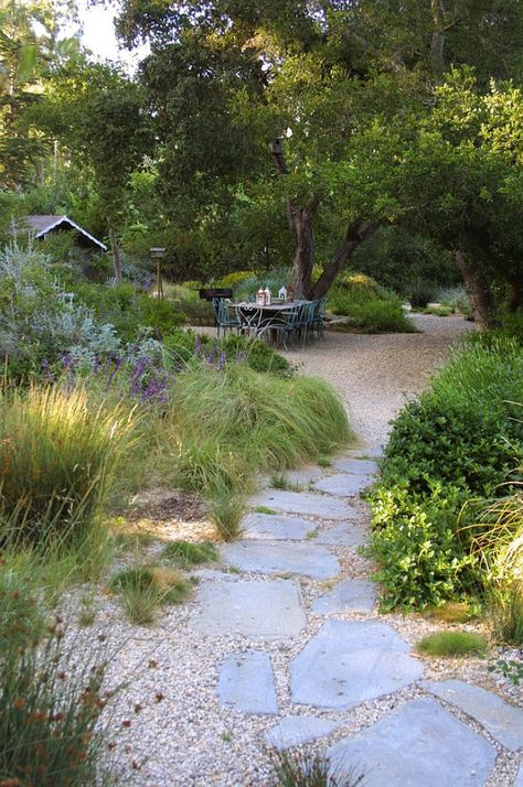 Pea Gravel And Flagstone Walkway, Flagstone Gravel Walkway, Flagstone Pea Gravel Walkway, Pea Gravel Stone Walkway, Flagstone With Gravel, Hardscaping Ideas For Front Of House, Flagstone Gravel Patio, Flagstone With Pea Gravel, Backyard With Pea Gravel