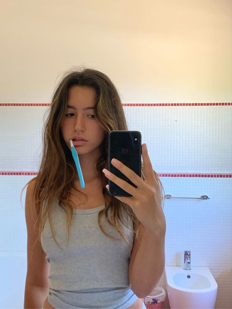 Toothbrush Mirror Selfie, Brushing Teeth Pose, Brushing Teeth Reference, Bathroom Selfies, Teeth Pictures, Male Pose, Male Pose Reference, Gesture Drawing, Mirror Pic