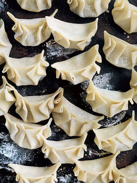 Deliciously light asian-style prawn dumplings - ready to steam! You can pan fry in a little chicken stock and oil. Steam in pan for 8-10 mins Prawn Dumplings, Donna Hay Recipes, Pork Schnitzel, Homemade Dumplings, Pan Fry, Donna Hay, Fish Salad, Dinner Party Menu, Duck Recipes