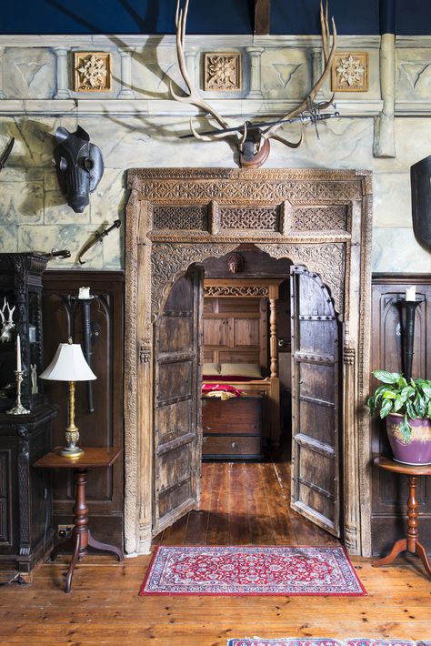 Barn Door Front Door, Red Accent Walls, Red Accent Wall, Front Door Interior, Indian Doors, Indian Home Interior, Door Interior, Wallpaper Red, Ideas Vintage