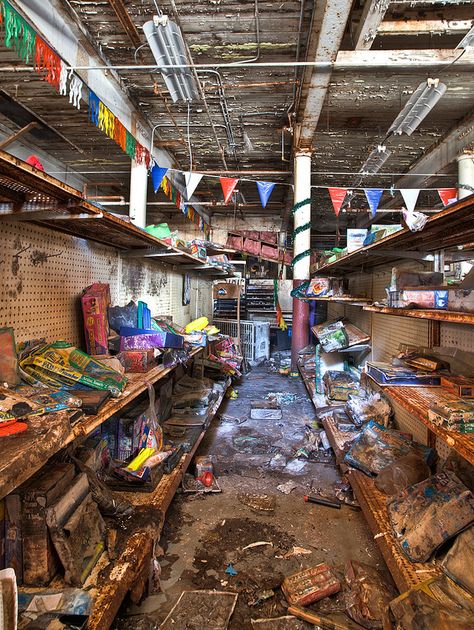 Haunted Toy Store, Abandoned Store Aesthetic, Abandoned Store, Laser Tag Arena, Loft Store, Abandoned Property, Beautiful Ruins, Urban Exploring, Abandoned Amusement Parks