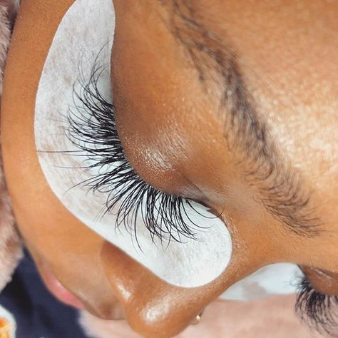 Long Classic Eyelash Extensions, Rich Off Lashes, Baddie Lashes, Lash Tech Tips, Hybrid Lash Extensions, Classic Eyelash Extensions, Lash Lounge, Lash Ideas, Eyelash Technician