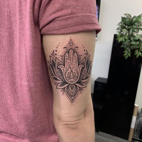 Colored Lotus Tattoo, Devine Tattoo, Hasma Tattoo, Mandala Arm Tattoo, Dotwork Tattoo Mandala, Lotusblume Tattoo, Hamsa Tattoo Design, Hamsa Hand Tattoo, Faith Tattoo On Wrist