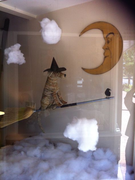 Dog Window Display, Halloween Shop Window Display, Halloween Store Window Display, Halloween Window Display Home, Autumn Shop Window Display, Halloween Store Windows, Fall Window Display, Halloween Store Display, Pet Store Display