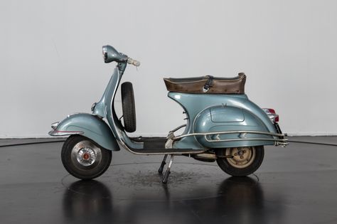 Scooter Garage, Vespa Vbb, Vespa Vintage Italy, Vespa 150, Vespa Piaggio, Piaggio Vespa, Vespa Lambretta, Vespa Vintage, Vespa Scooters