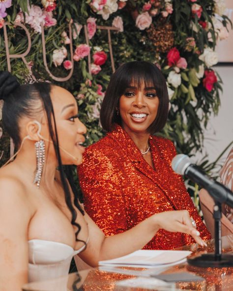 Kelly Rowland made a turn in SA last week...wonder what the singer's arch-nemesis Anele Mdoda has to say about her confessions of self-doubt. Thando Thabethe, South African Names, African Name, Know Your Place, South African Artists, People Of Interest, Kelly Rowland, African Artists, Find Someone Who