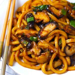 Udon Noodle Recipe Stir Fry, Udon Noodle Sauce, Udon Noodle Recipe Soup, Stir Fry Egg, Udon Noodle Stir Fry, Noodles With Mushrooms, Udon Noodle Recipe, Fry Egg, Stir Fry With Egg