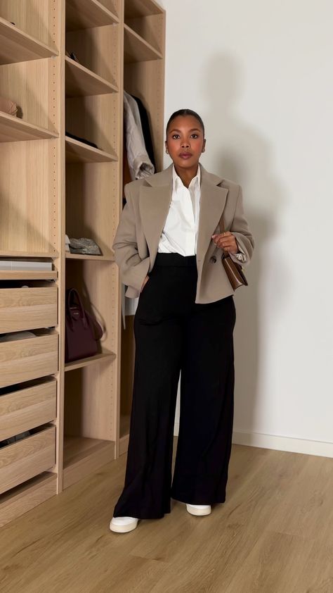 ESSENTIAL CREW NECK LONG SLEEVE … curated on LTK Woman Suit Plus Size, Styling A Cropped Blazer, Plus Size Outfits Formal, La Casual Outfits, Interview Outfit Women Plus Size, Corporate Outfits Plus Size, Interview Outfit Plus Size, Business Professional Outfits Plus Size, Work Outfits Women Plus Size