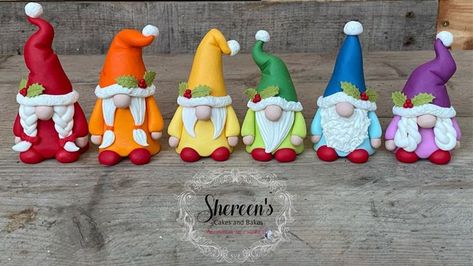 Fondant Sculptures, Polymer Clay Gnomes, Christmas Gonks, Clay Gnomes, Rainbow Christmas, Diy Air Dry Clay, Polymer Clay Ornaments, Sculpey Clay, Clay Fairies