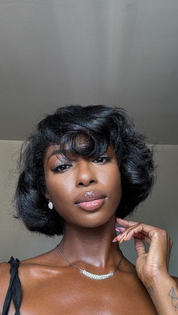 Denisha Thomas | 𝑪𝒐𝒏𝒕𝒆𝒏𝒕 𝑪𝒓𝒆𝒂𝒕𝒐𝒓 on Instagram: "My bob has to have BODY. 

I noticed I’d really love my hair fresh out the salon but by the time I go home wrap it and take it down the next day I’m not as in love because it loses body after being wrapped. 

However, I’ve been learning how to use these satin rollers in it and game changer 😮‍💨. I didn’t film putting the rollers in this time around because honestly I was tired by the time I got home and I truly wasn’t expecting much out of it. 

But to give y’all a little insight into the process, I used @patternbeauty curling iron to add some quick, big curls then followed up with my @mykitsch curling set. For my hair in the back that’s super short I just pin curled it. 

I actually did it once overnight, took em out in the mo Roller Set Natural Hair, Curled Bob, New Hair Do, Big Curls, Short Curls, Pin Curls, Short I, Roller Set, Curling Iron