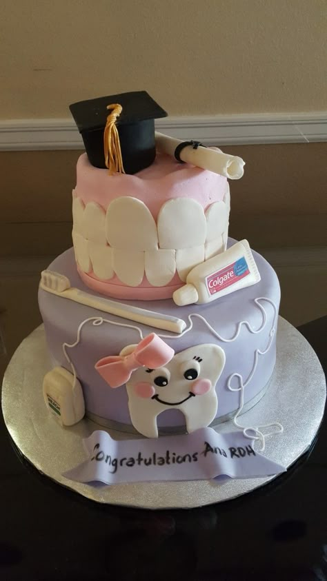 Dental Assistant Black Women, Dental Graduation Cakes, Dental Hygienist Cake, Dental School Graduation Cakes, Dentist Graduation Cakes, Dental Assistant Cake Graduation, Dental School Acceptance Party, Dental Assistant Graduation Pictures, Dental Hygiene Graduation Party Ideas