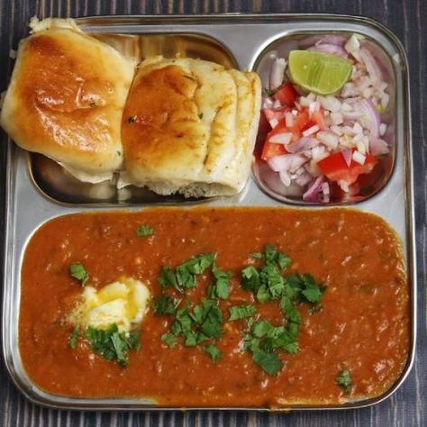 Easy Pav Bhaji Recipe – Simple Pav Bhaji Masala Recipe Food Recipes In Hindi, Pav Bhaji Recipe, Pav Bhaji Masala, Bhaji Recipe, Boiled Vegetables, Pav Bhaji, Dosa Recipe, Indian Street, Indian Street Food