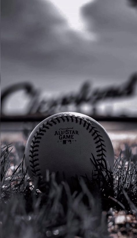 Baseball Iphone Wallpaper, Baseball Aesthetic Girl, Baseball Astethic, Cool Baseball Wallpapers, Softball Aesthetic Wallpaper, Baseball Wallpaper Aesthetic, Baseball Aesthetic Wallpaper, Deportes Aesthetic, Softball Wallpapers